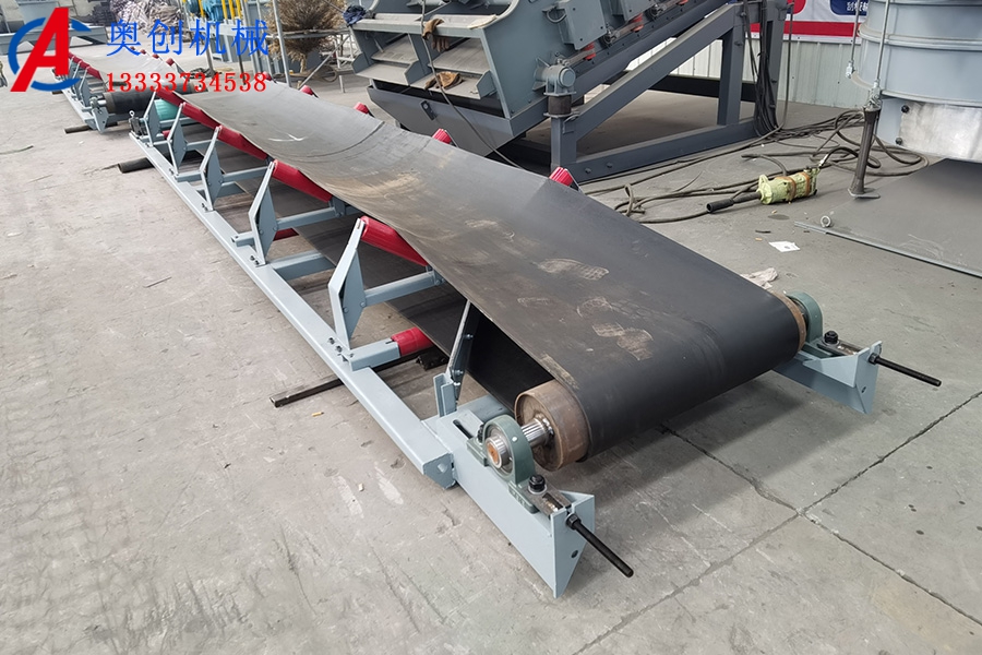 煤礦用皮帶輸送機(jī) 煤礦用皮帶輸送機(jī)